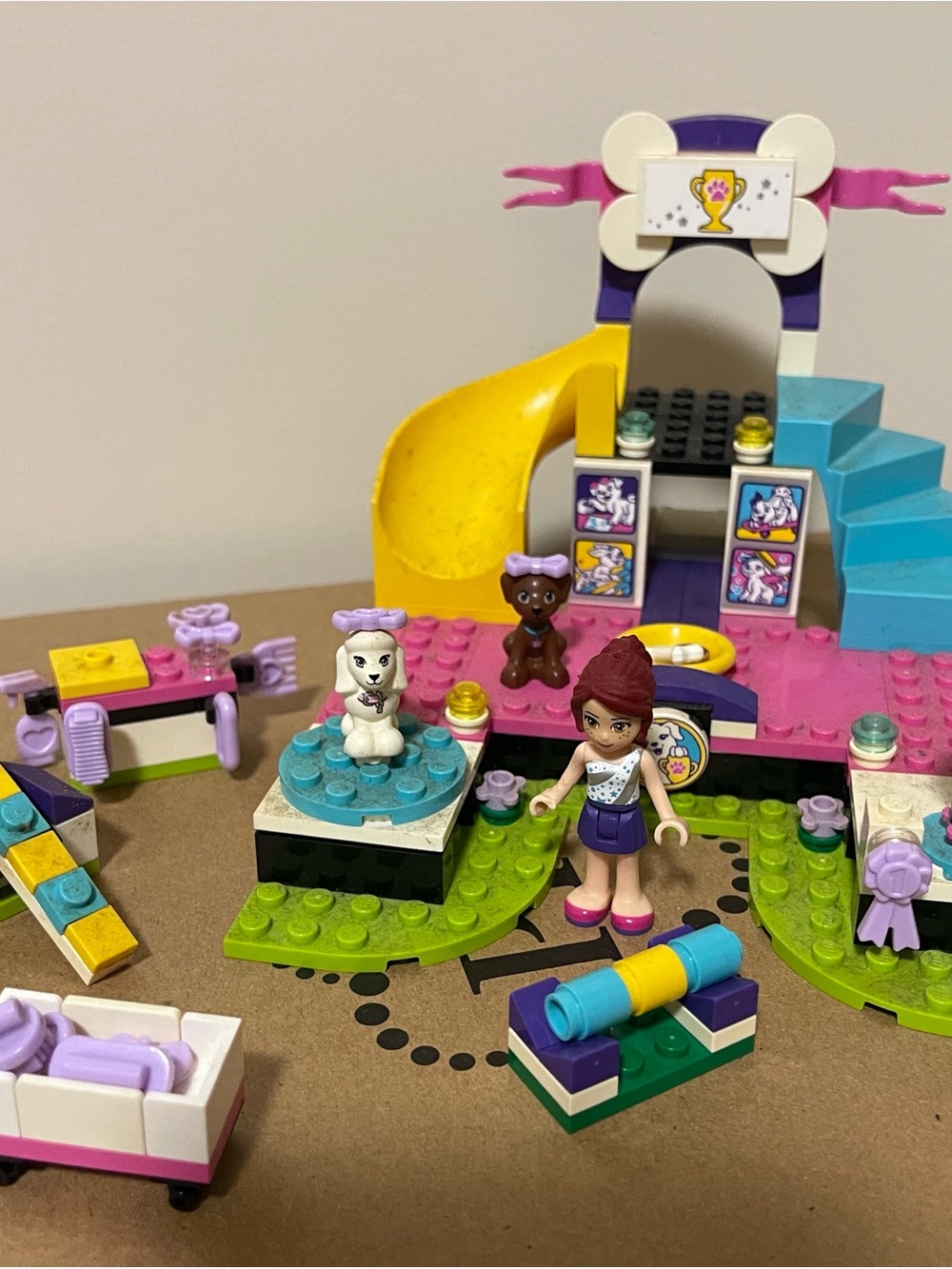 LEGO Friends Puppy Championship 41300 Near Complete w/ Minifigures No Box/Manual
